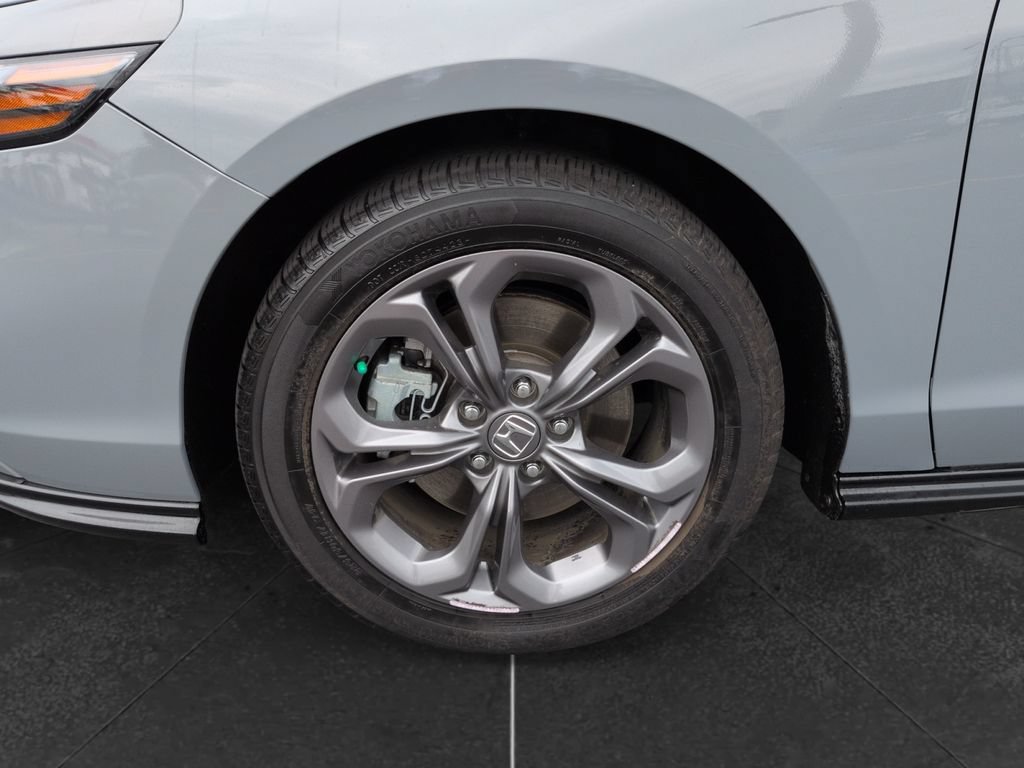 Used 2023 Honda Accord EX-L image 12