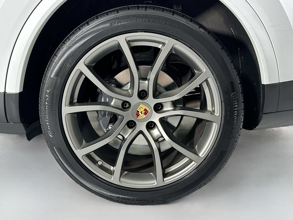 Certified 2023 Porsche Cayenne Platinum Edition AWD/4WD image 32