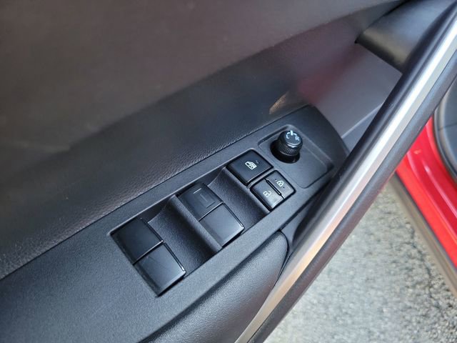 Used 2023 Toyota Corolla Cross SE image 13