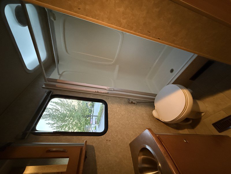 Used 2008 Dodge Sprinter 3500 RWD image 15