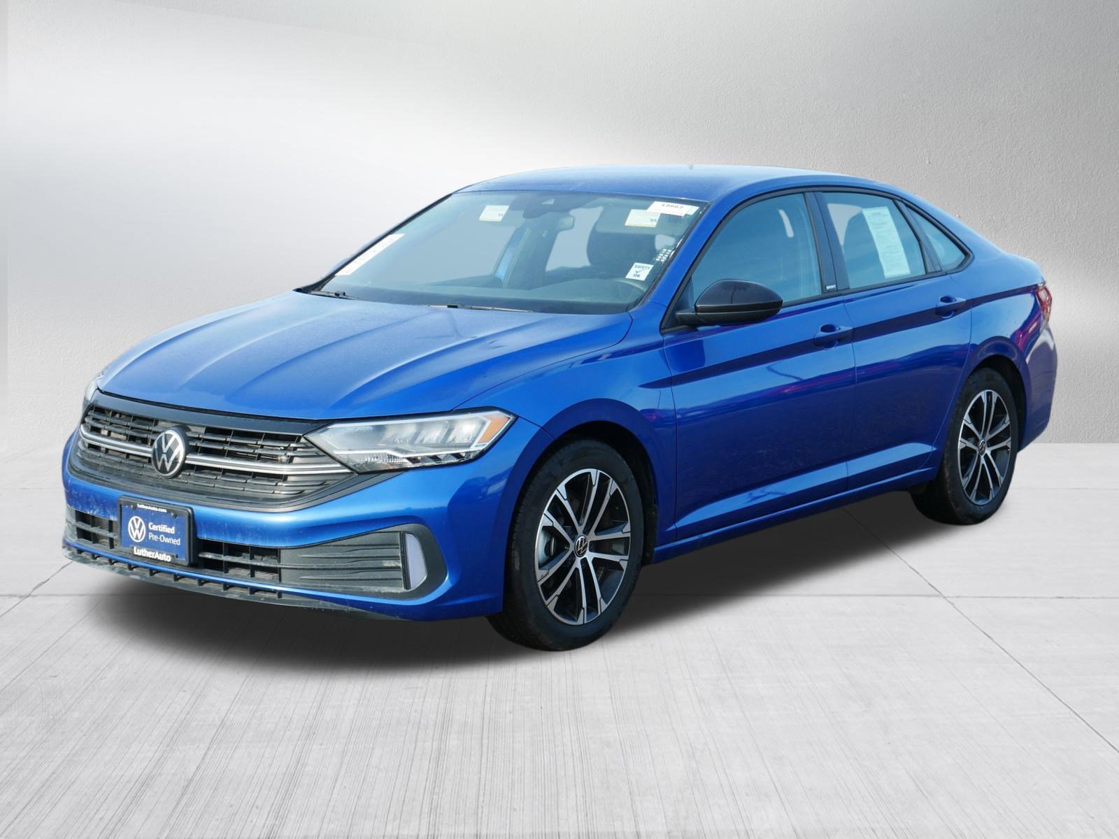 Certified 2024 Volkswagen Jetta Sport image 3