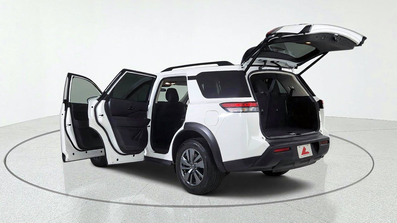 Certified 2025 Nissan Pathfinder SV FWD image 12