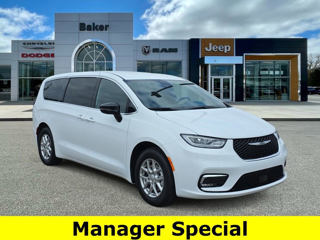 New 2026 Chrysler Pacifica Select