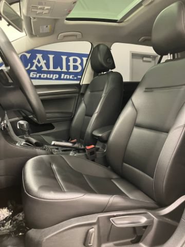 Used 2020 Volkswagen Golf 4-Door FWD image 40