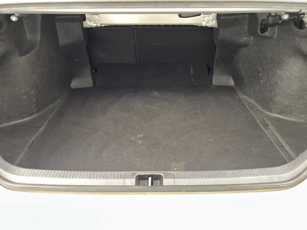 Used 2025 Toyota Camry LE FWD image 33