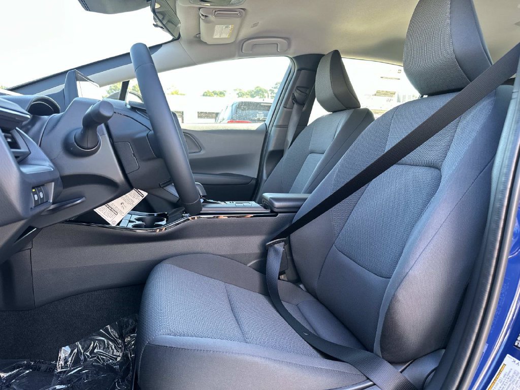 New 2027 Toyota Prius LE FWD image 22