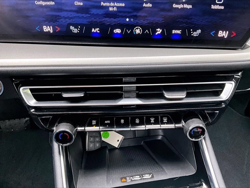 Used 2024 Chevrolet Traverse LT AWD/4WD image 26