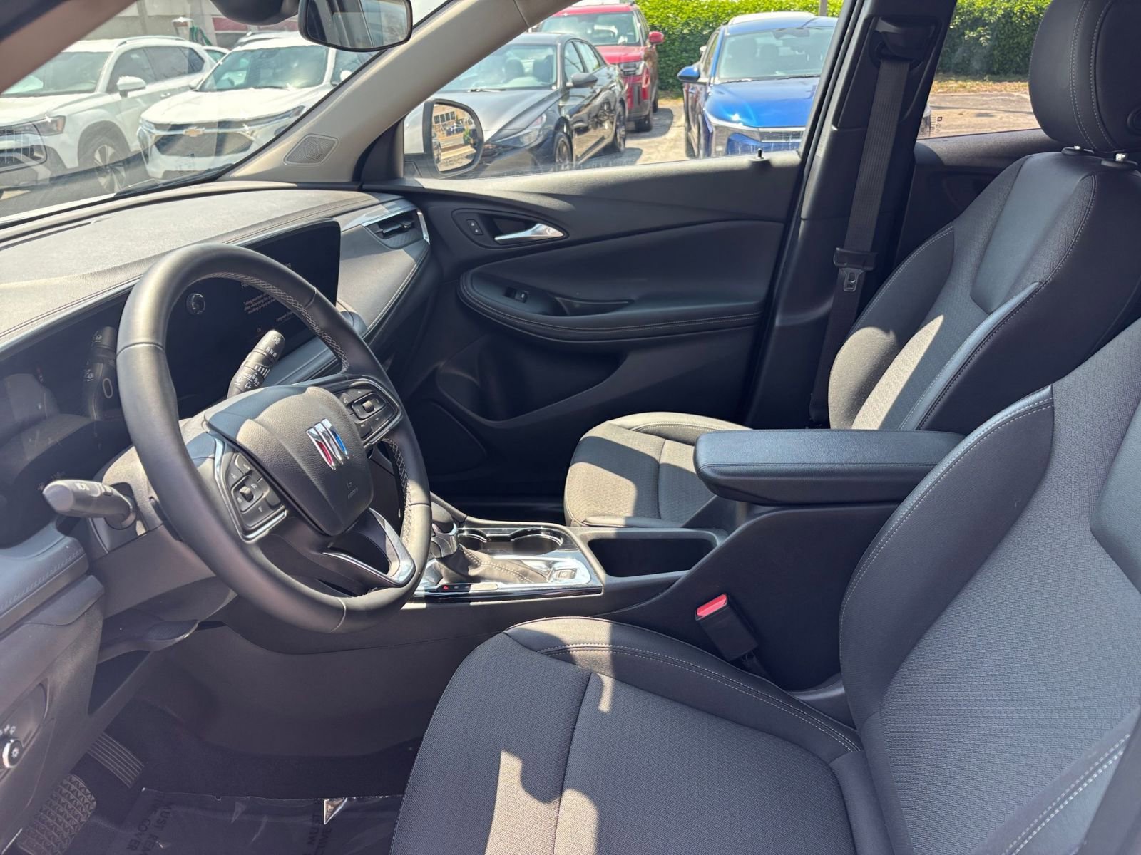 Used 2025 Buick Encore GX Preferred AWD/4WD image 22