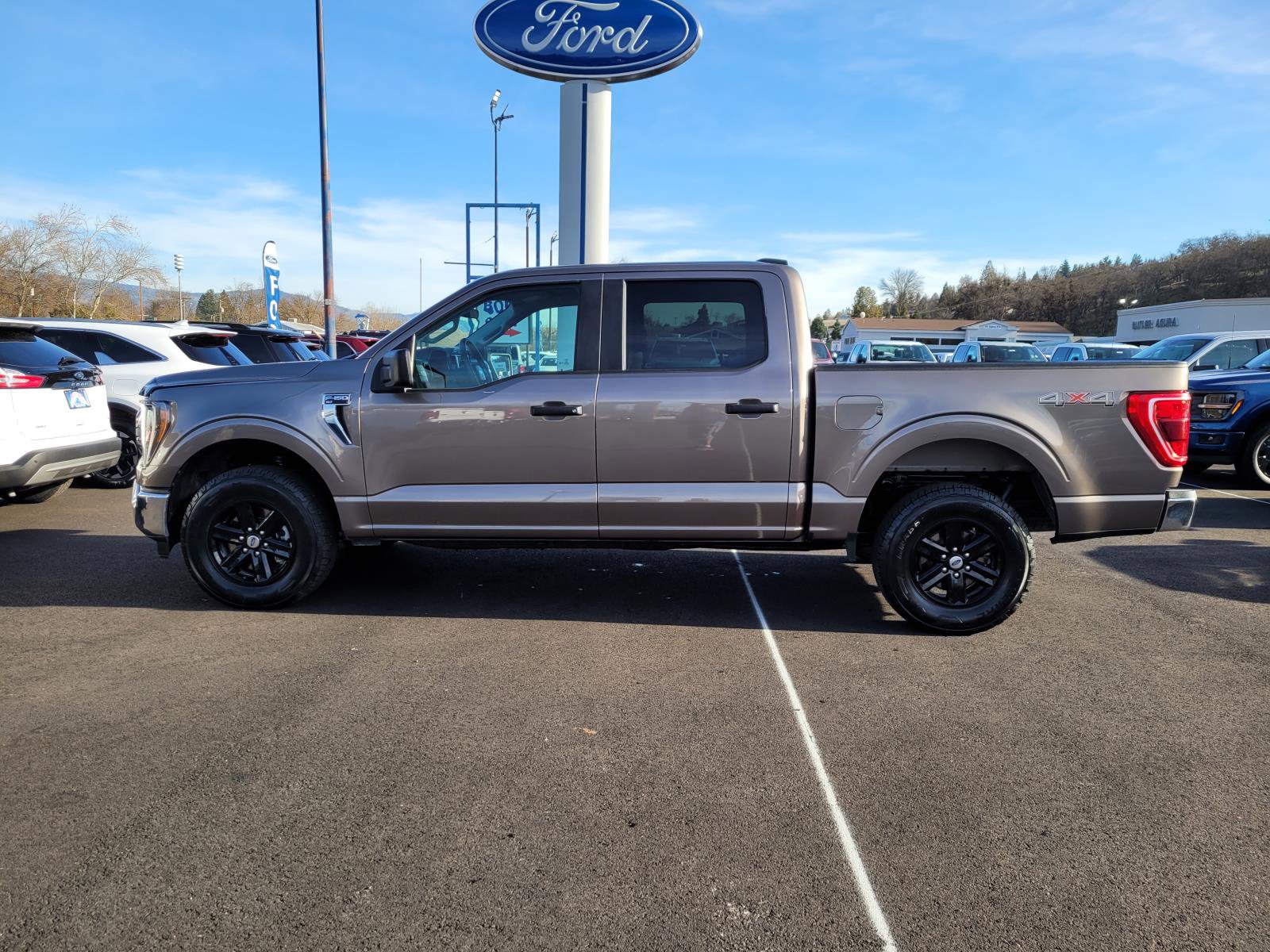 Used 2023 Ford F150 XLT w/ Trailer Tow Package image 8