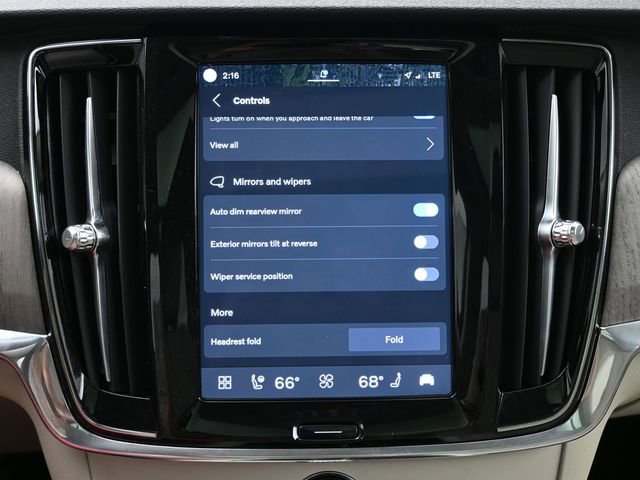 Used 2023 Volvo S90 B6 Plus image 18