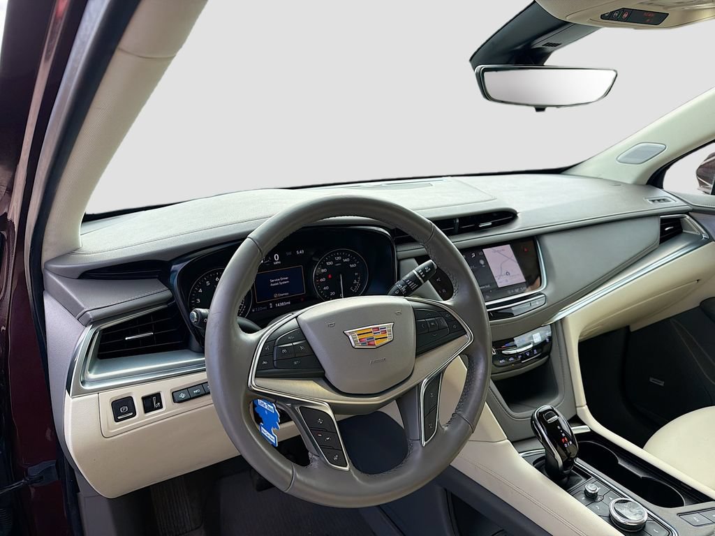 Used 2022 Cadillac XT5 Premium Luxury w/ Technology Package AWD/4WD image 9