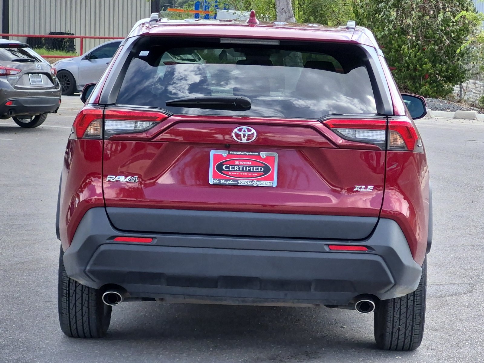 Used 2025 Toyota RAV4 XLE FWD image 4