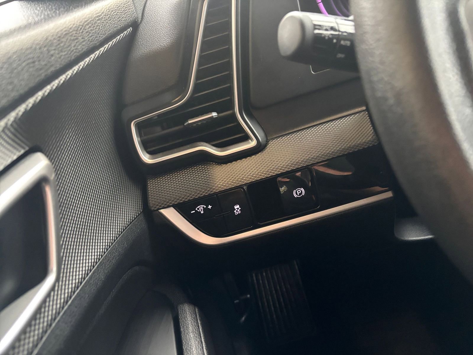 Used 2025 Kia Sportage LX image 34