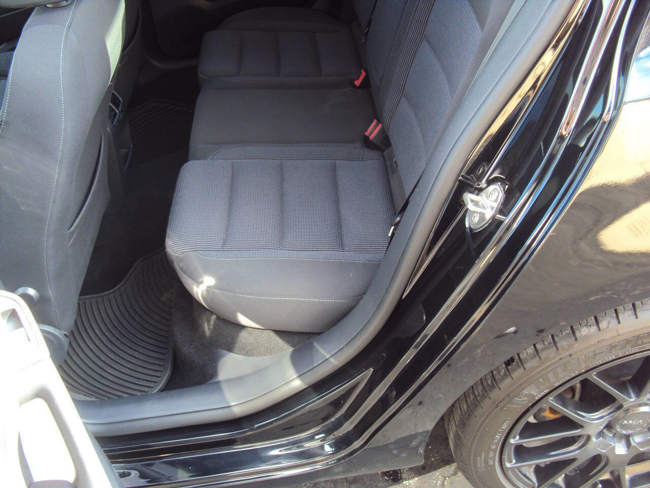 Used 2013 Volkswagen Golf 4-Door image 12