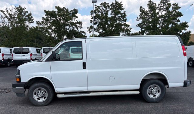 Used 2025 Chevrolet Express 2500 w/ Driver Convenience Package RWD image 2