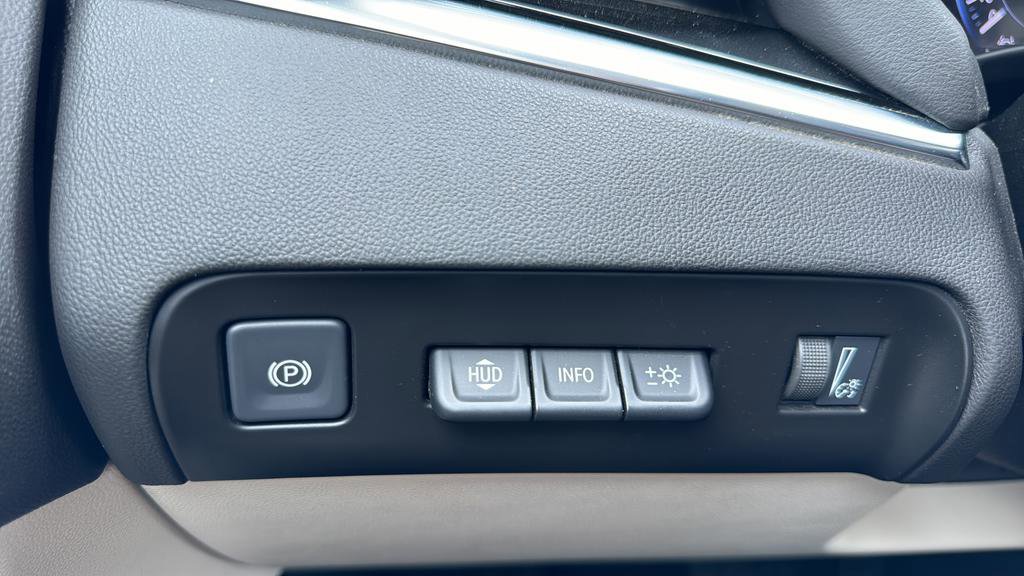 Used 2022 Buick Enclave Avenir w/ Avenir Technology Package AWD/4WD image 14