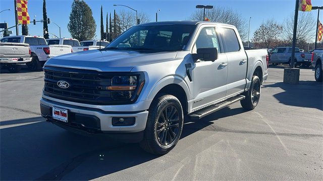 New 2025 Ford F150 XLT w/ Equipment Group 302A MID