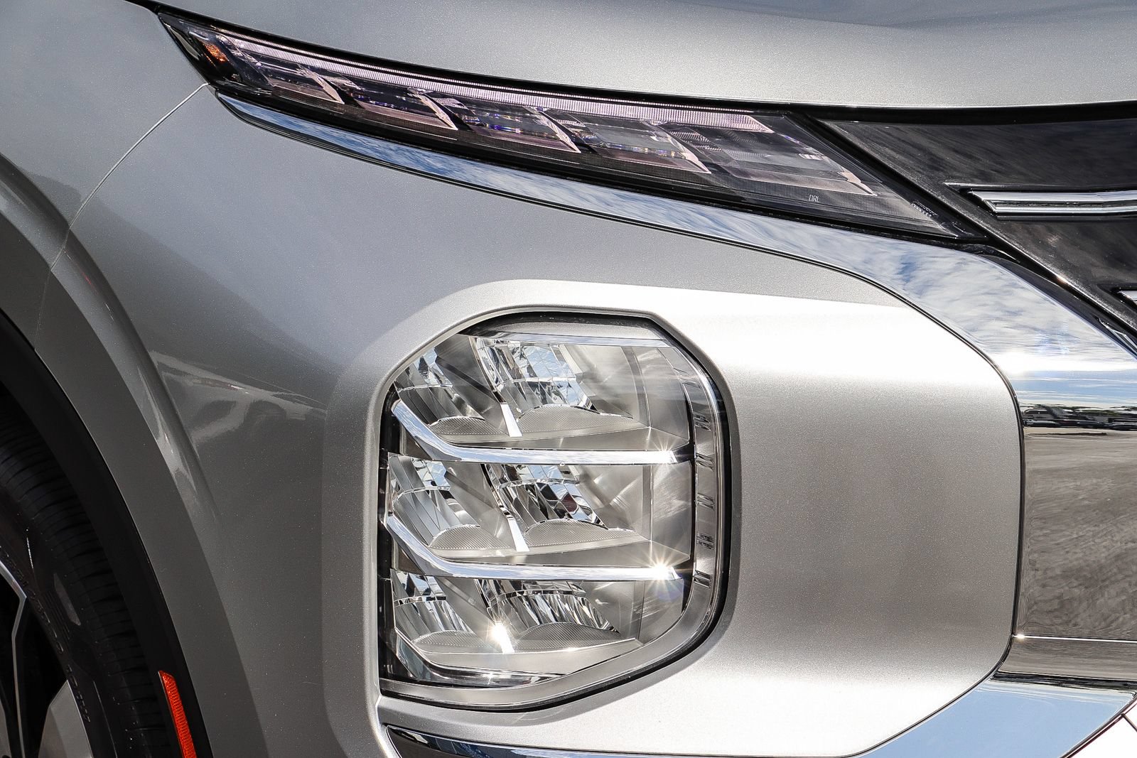 Used 2025 Mitsubishi Outlander SE FWD image 4