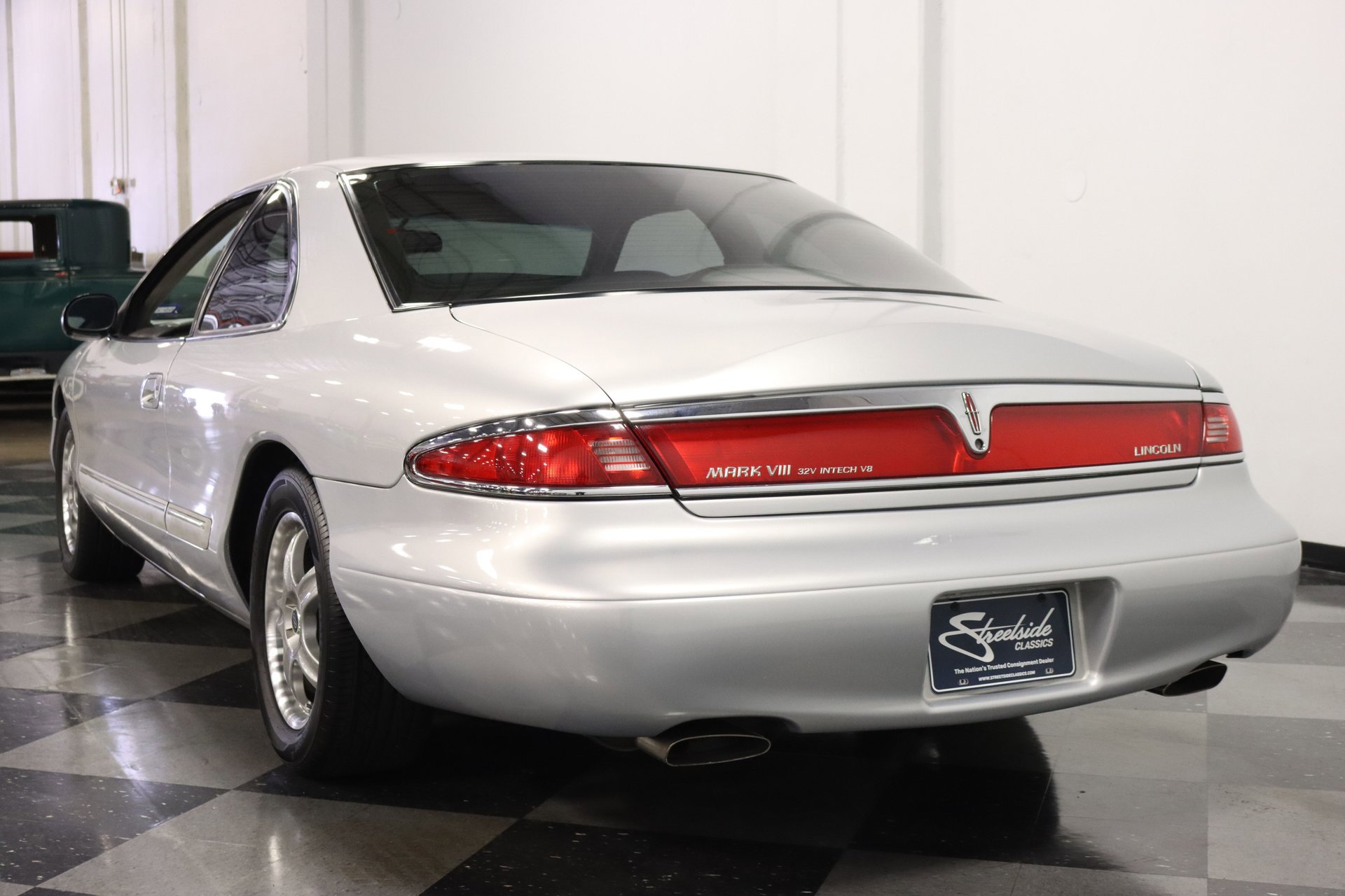 Used 1998 Lincoln Mark VIII RWD image 11