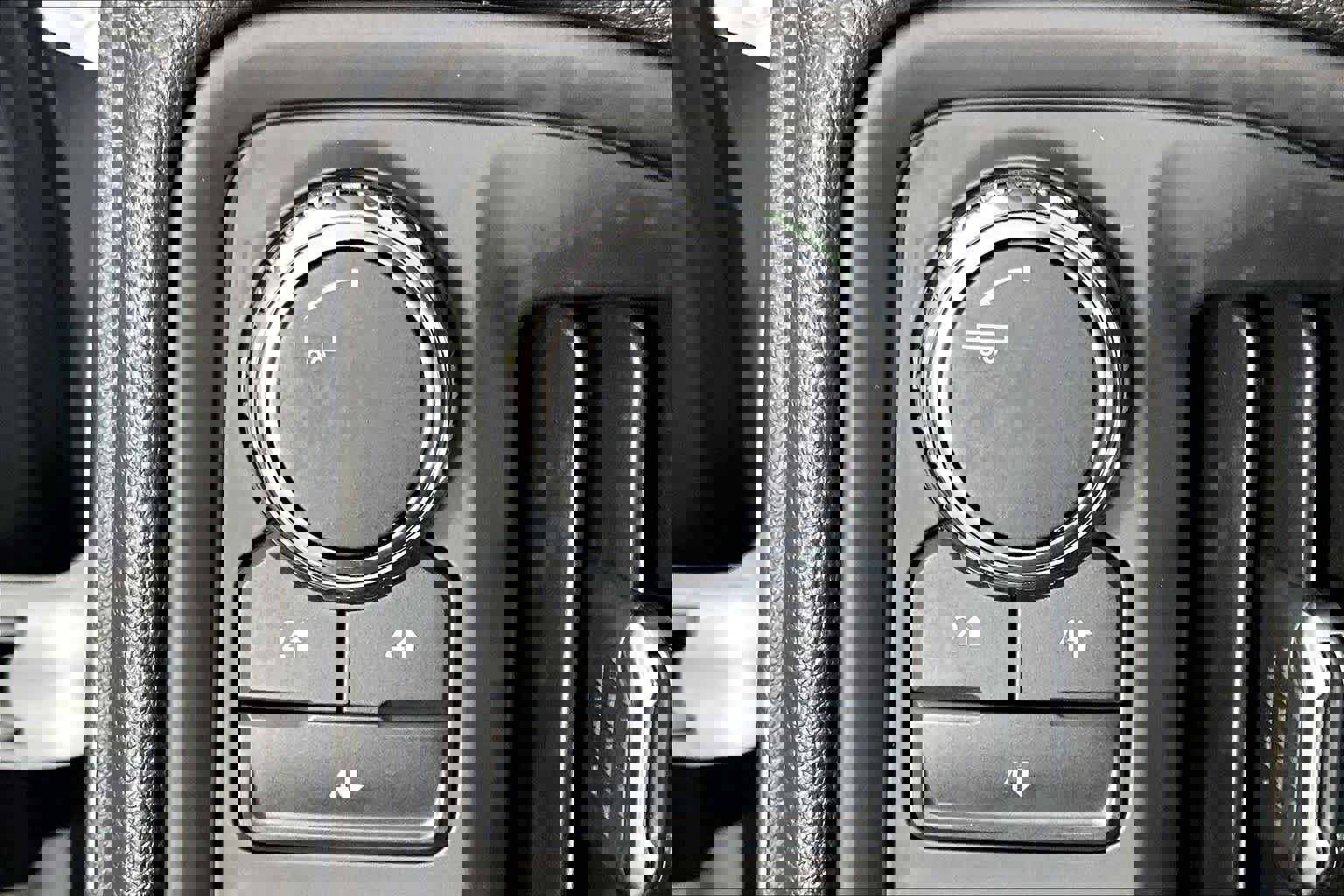 Used 2024 GMC Sierra 2500 Pro w/ Convenience Package image 34