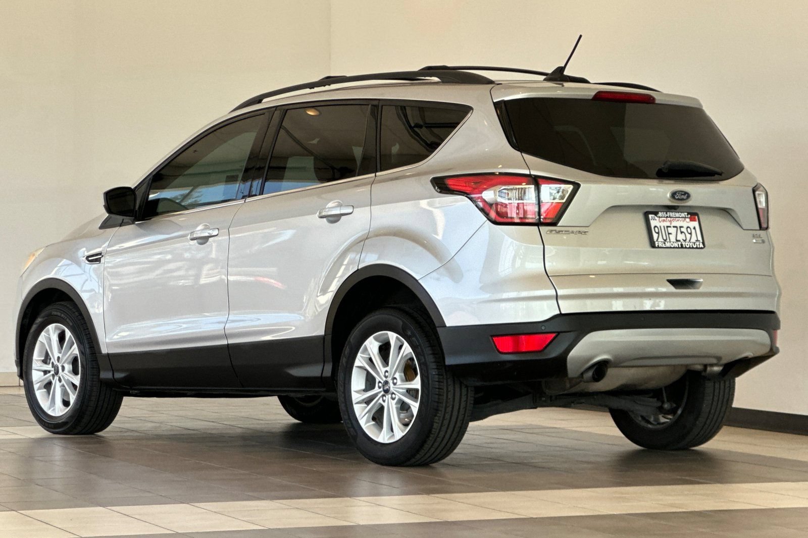 Used 2018 Ford Escape SEL w/ Ford Safe & Smart Package AWD/4WD image 6