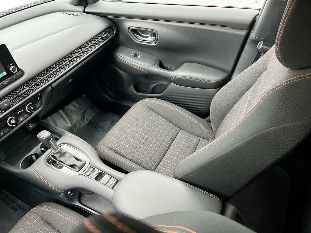 Used 2025 Honda HR-V Sport image 21