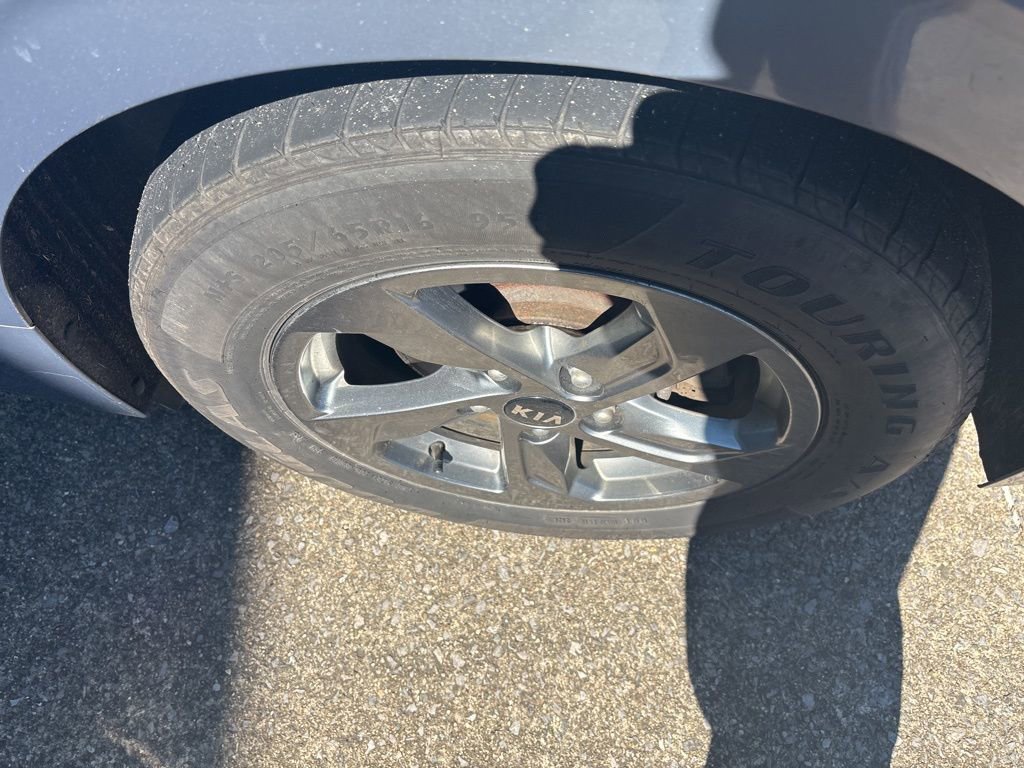 Used 2021 Kia K5 LXS image 7