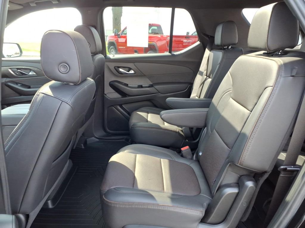 Used 2023 Chevrolet Traverse High Country AWD/4WD image 28