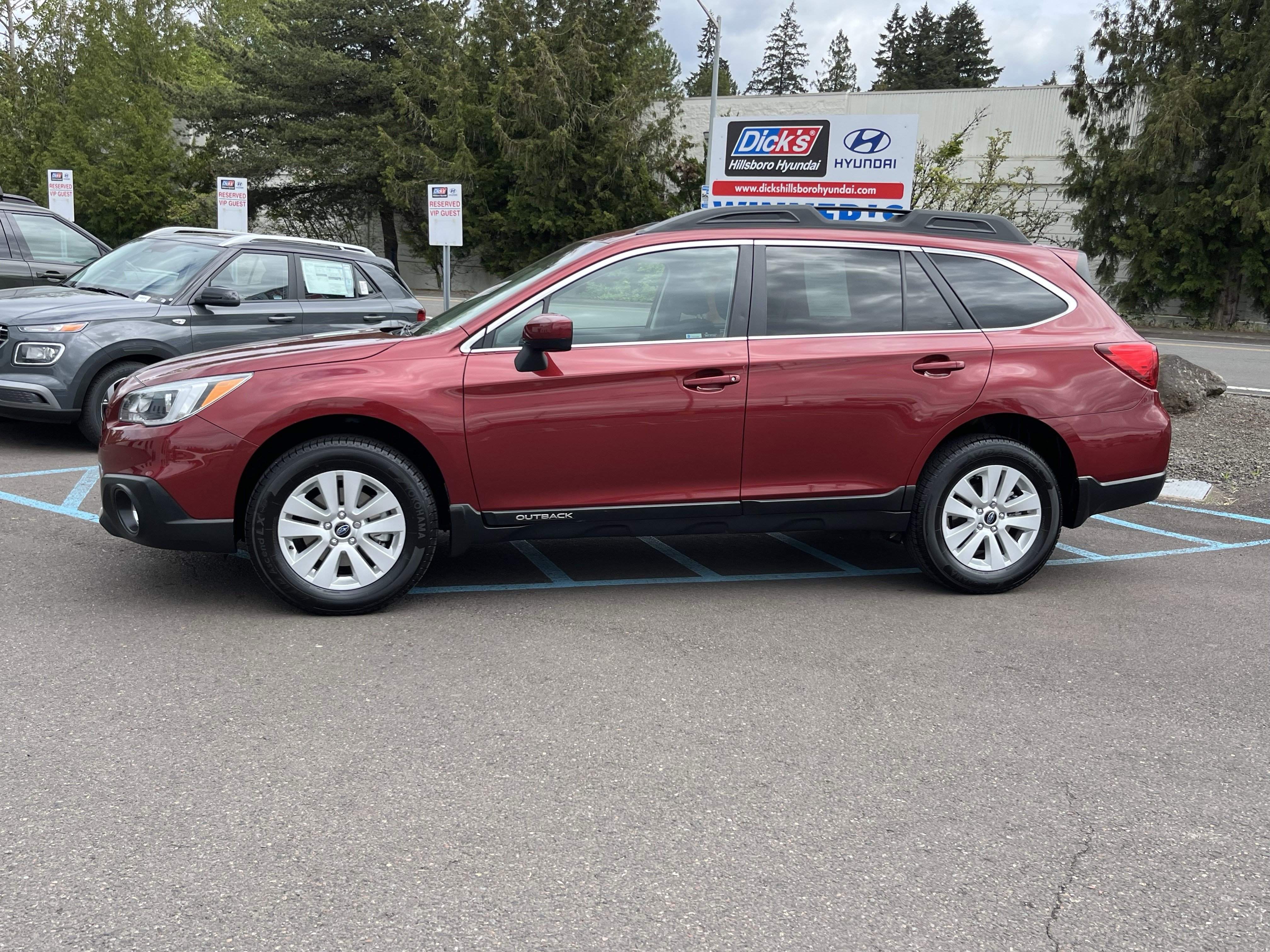 Used 2015 Subaru Outback 2.5i Premium AWD/4WD image 2