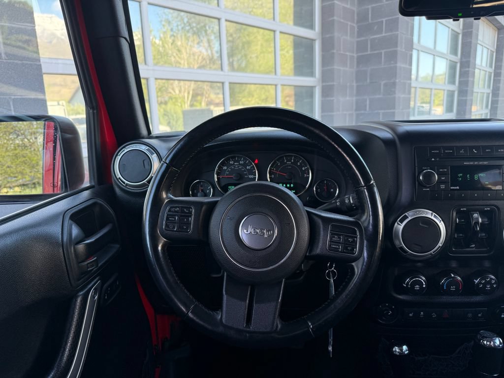 Used 2018 Jeep Wrangler Unlimited Sahara w/ Max Tow Package AWD/4WD image 36