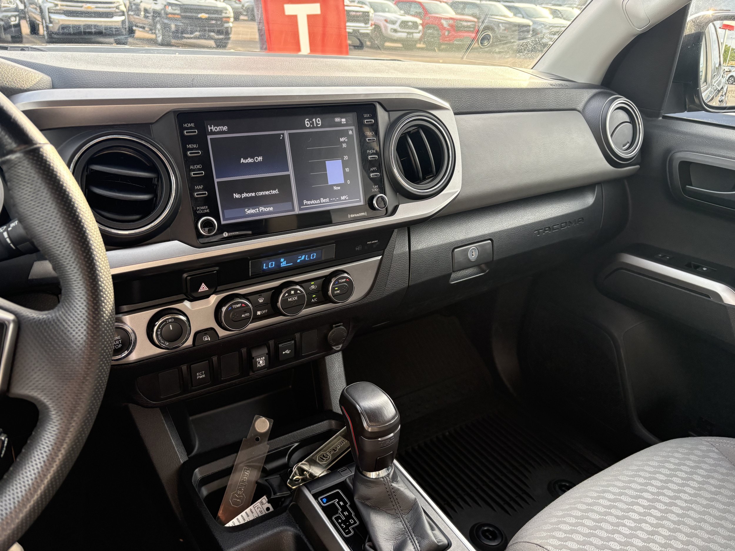Used 2023 Toyota Tacoma SR5 AWD/4WD image 9