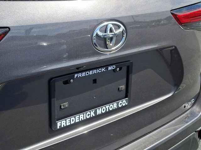 Used 2022 Toyota Highlander L AWD/4WD image 31