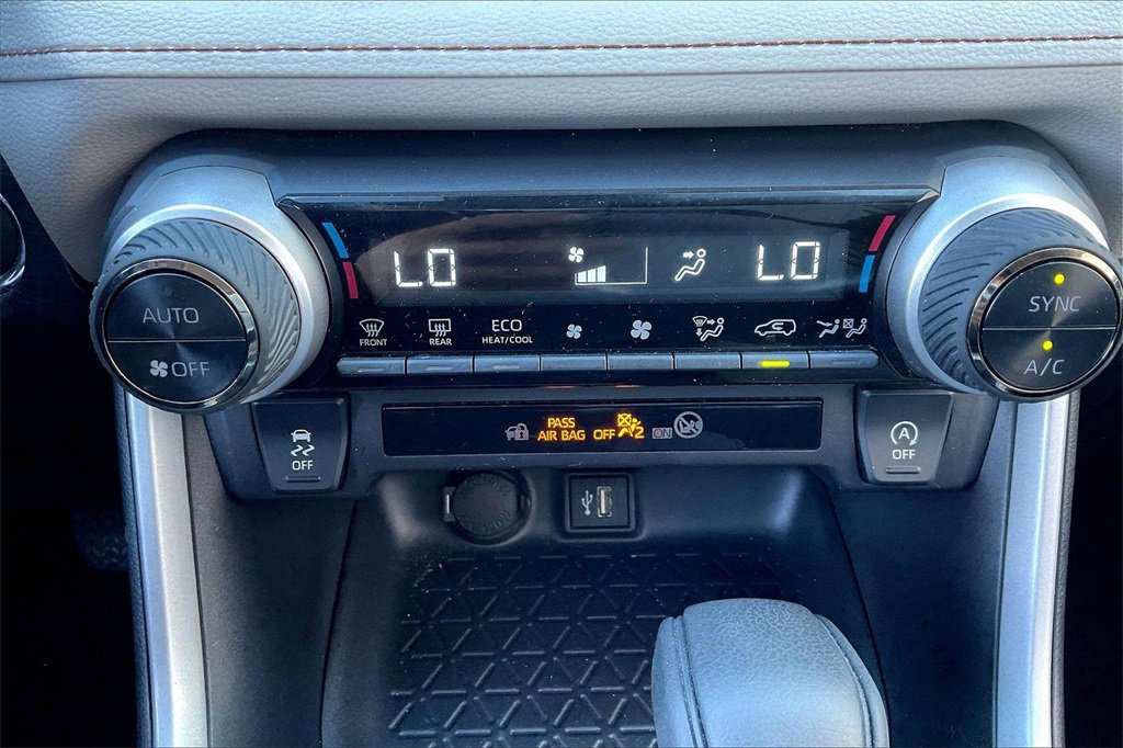 Used 2025 Toyota RAV4 XLE image 29