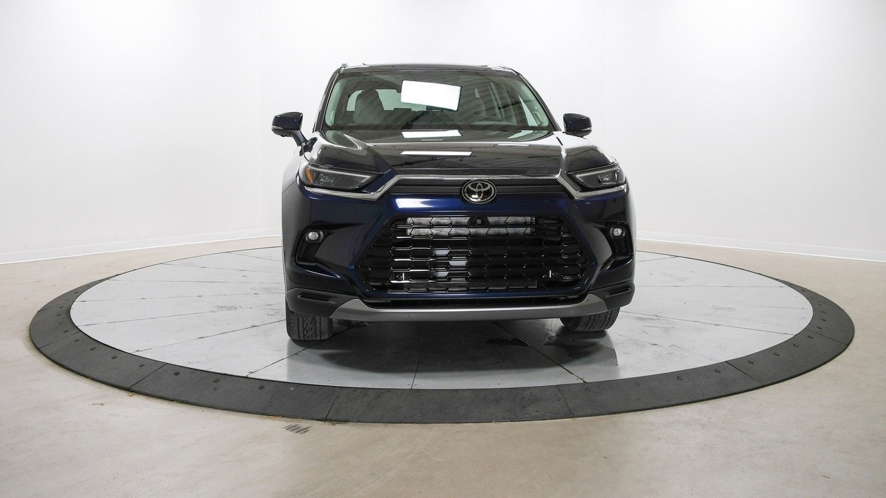 New 2025 Toyota Grand Highlander AWD image 3
