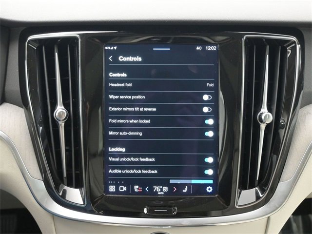 Used 2024 Volvo V60 B5 Cross Country Plus image 16