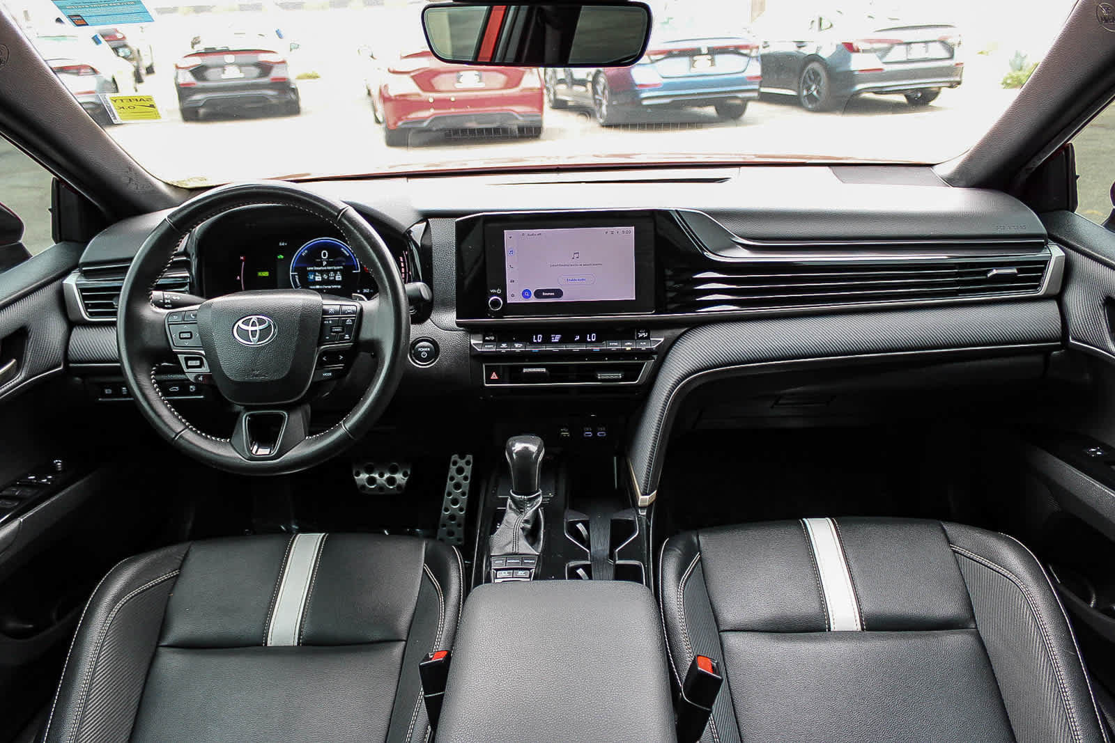 Used 2025 Toyota Camry SE w/ Convenience Package FWD image 12