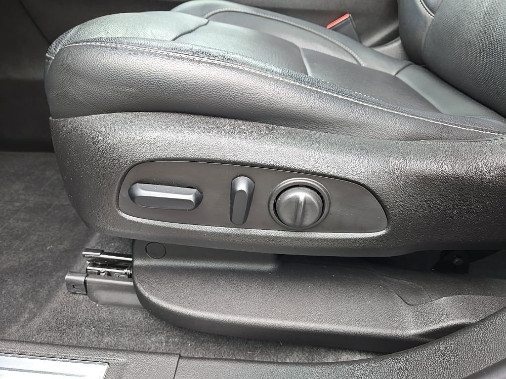 Used 2019 GMC Acadia SLT w/ LPO, Floor Liner Package FWD image 24