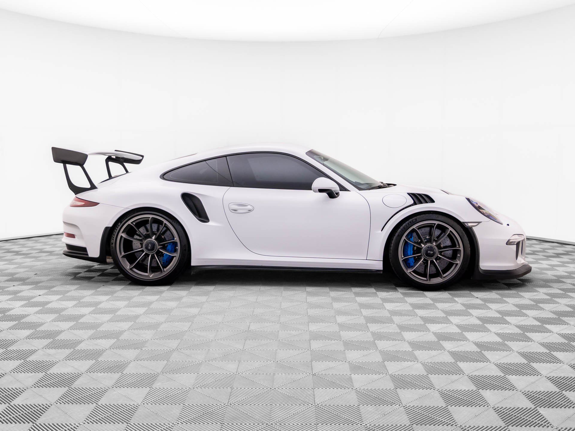 Used 2016 Porsche 911 GT3 RS RWD image 7