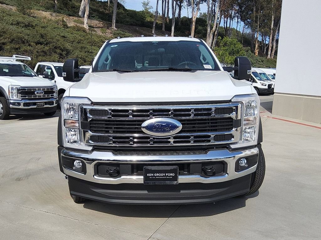 New 2026 Ford F450 XL w/ XL Chrome Package image 3