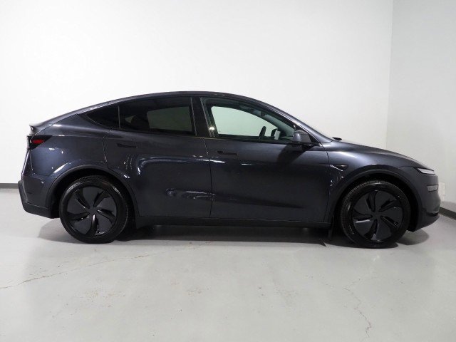 Used 2026 Tesla Model Y Long Range RWD image 6