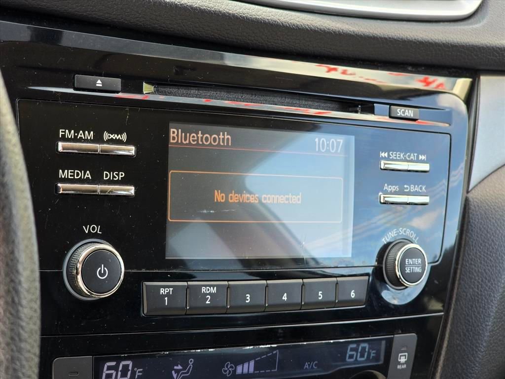 Used 2015 Nissan Rogue SV image 20