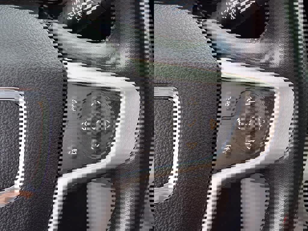 Used 2018 GMC Terrain SLE image 18