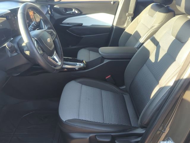 Used 2024 Chevrolet Trax LT w/ LT Convenience Package image 11