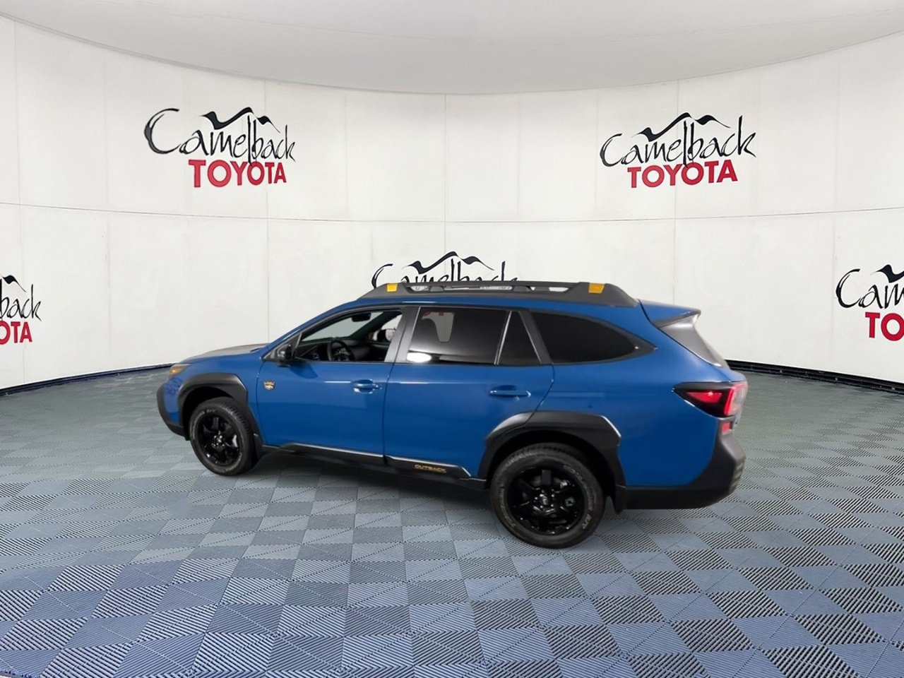 Used 2025 Subaru Outback Wilderness w/ Wilderness Package AWD/4WD image 8