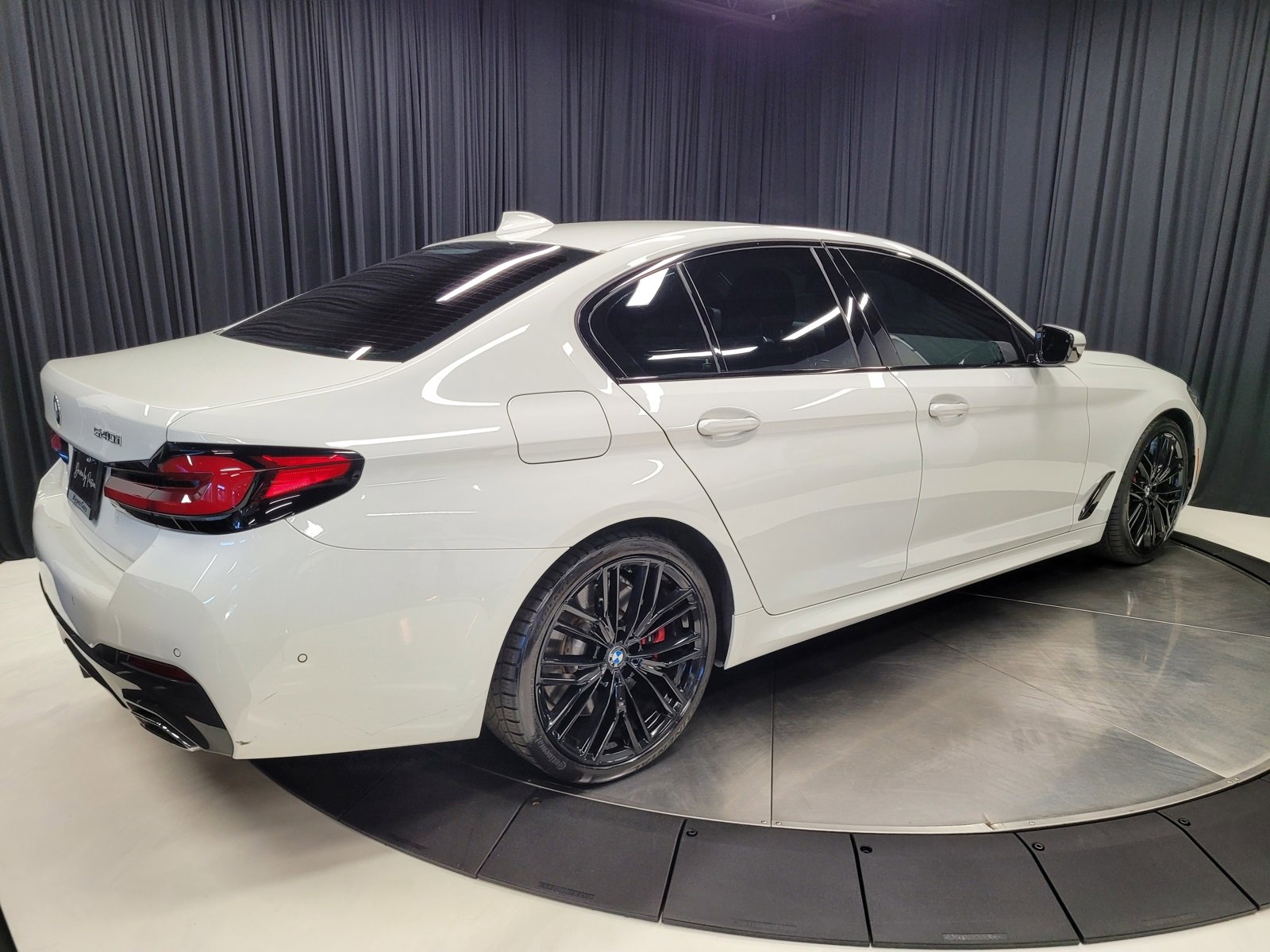 Used 2021 BMW 540i w/ M Sport Package image 11