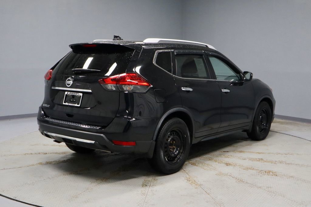 Used 2017 Nissan Rogue S w/ S Appearance Package FWD image 11