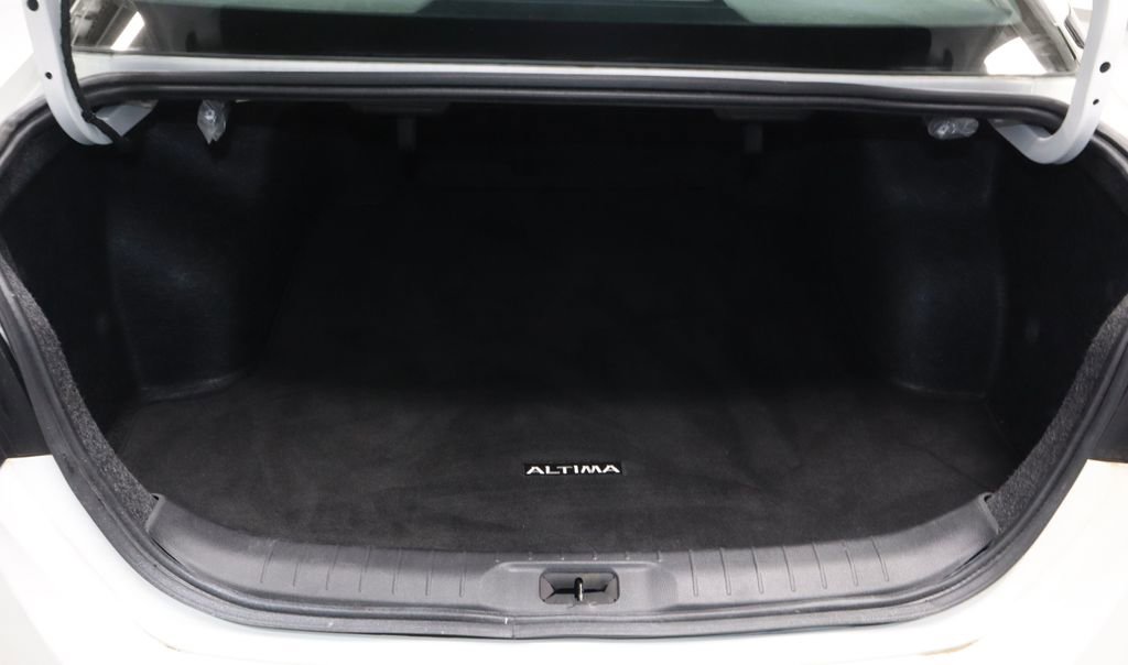 Used 2024 Nissan Altima 2.5 SR AWD/4WD image 14