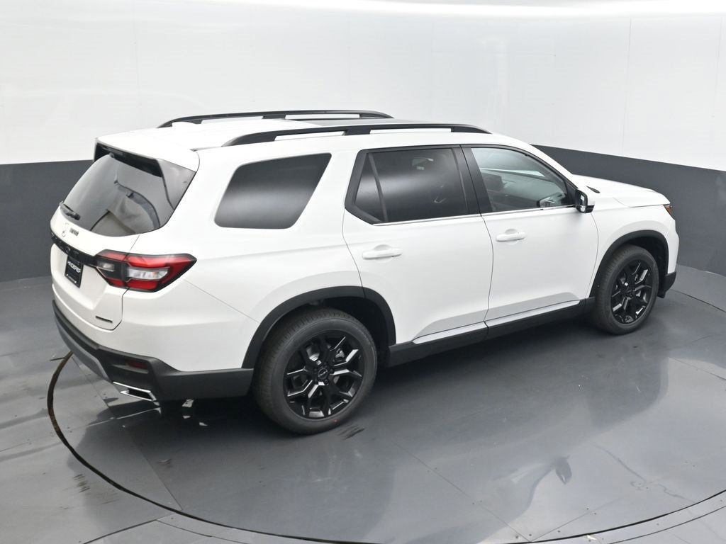 New 2025 Honda Pilot Touring image 21