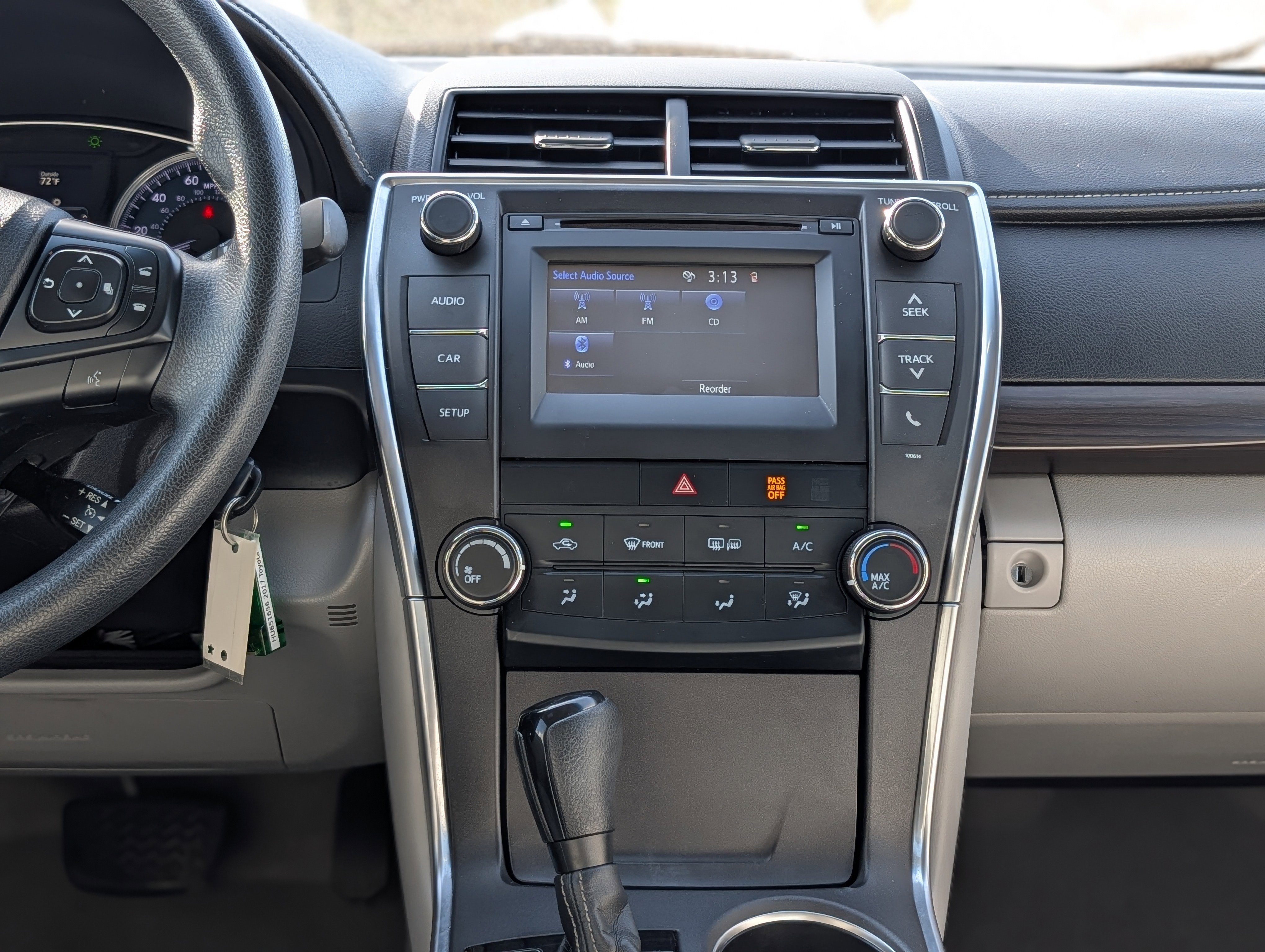 Used 2017 Toyota Camry LE image 15