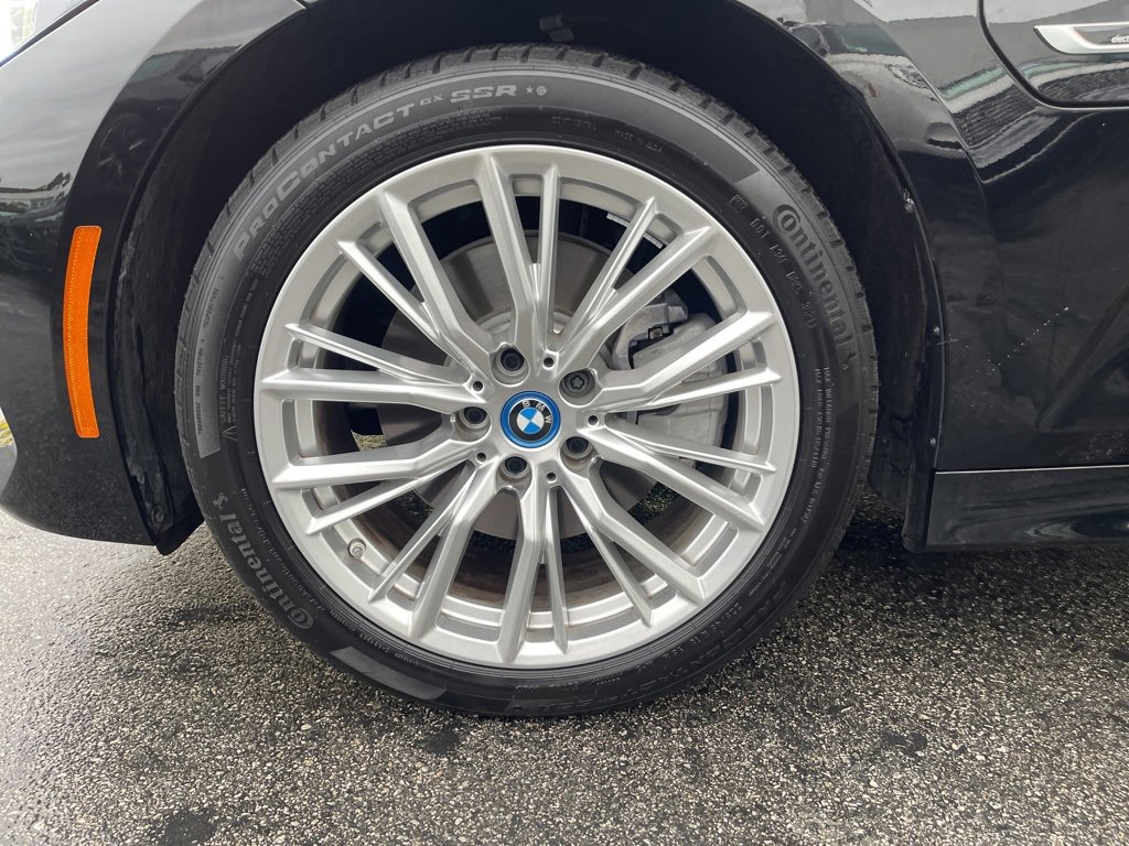 Certified 2023 BMW 330e w/ Driving Assistance Package image 7